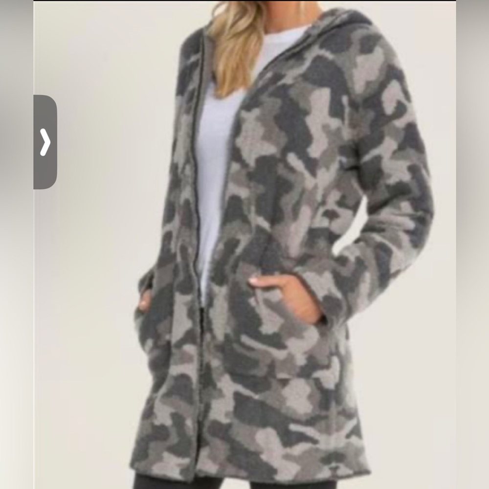 Barefoot Dreams CozyChic Camo Anorak, Hooded Zip up, BNWT, size Med